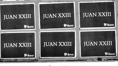 Aparecieron afiches con el nombre “Juan XXIII” en la costa: ¿Son de Grabois o Manzur?