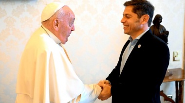 Kicillof se reunió por primera vez con el Papa Francisco y le advirtió sobre las políticas de Milei