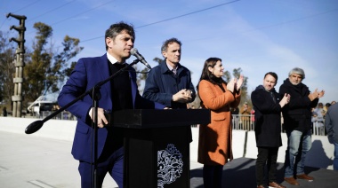 Kicillof inauguró un puente para Moreno e iItuzaingó: aseguró que va a terminar obras que abandonó Milei