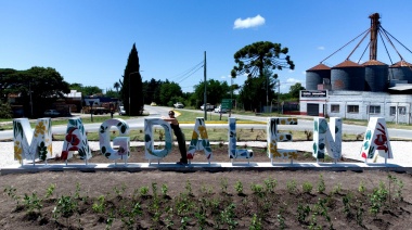 Magdalena inauguró el nuevo cartel de la rotonda de acceso al distrito