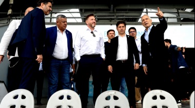 Kicillof se mostró con Tapia y Domínguez: trató de “estúpidos” a Milei y Macri por impulsar las SAD