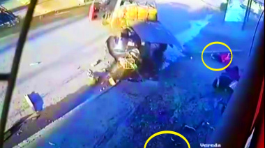 Descontrol y tragedia en La Matanza: un camión descontrolado subió a la acera donde atropelló a dos nenas y la mamá