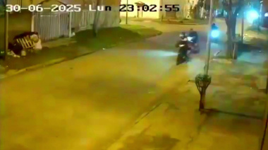 En La Matanza, una banda de motochorros cazó a un motoquero y en el piso le robó todo