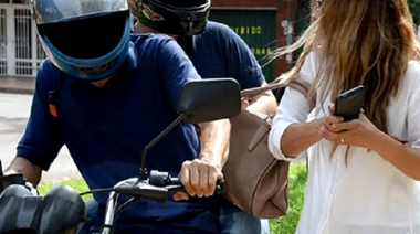 Vecina de Quilmes fue golpeada de forma brutal por motochorro que escapó arrastrando el vehículo