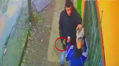 Se detuvo a comprar en un kiosco de Quilmes y a punta de pistola le robaron hasta la visera