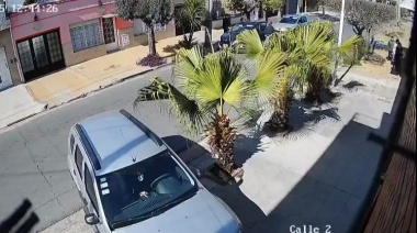 Emboscada y robo en La Matanza: estacionó en la puerta de la casa y la asaltó una banda de jóvenes "pirañas"