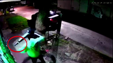 Compraba en un kiosco de Quilmes y fue asaltado por violentas "pirañas" armadas