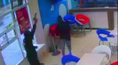 Llegaron para el postre: adolescentes armados asaltaron una heladería de Quilmes