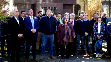 La Plata: Alak encabezó un homenaje a Ricardo Balbín a 44 años de su fallecimiento