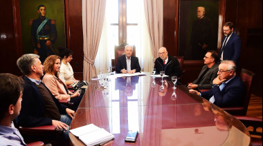 Alak y la UNLP acordaron sumar médicos graduados a los centros de salud de La Plata