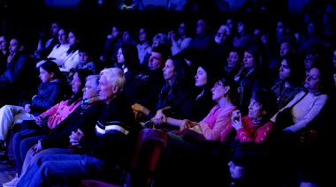 El municipio de Magdalena homenajeó a María “Pocha” Mercedes Pons en el Teatro Español
