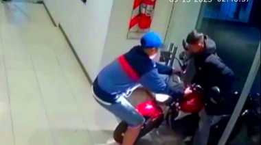 Con un destornillador y una zapatilla, ingresaron a un garaje y robaron una moto en Ituzaingó