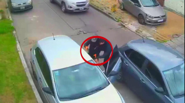 En la calle de los robos, a un automovilista le sacaron hasta la ropa