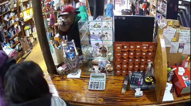 Armado y desencajado robó la recaudación de un comercio en Esteban Echeverría
