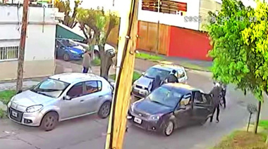 Jóvenes armados emboscaron y robaron a un automovilista en La Matanza