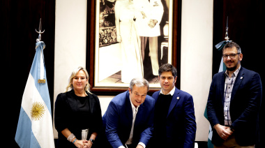 Cascallares y Kicillof firmaron un convenio para equipas con máquinas al municipio de Brown