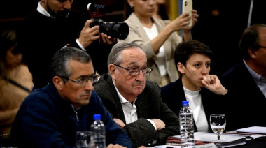 Intendentes radicales presionan a Kicillof para que pague importantes deudas a varios municipios