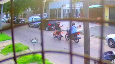 Delincuente en ojotas emboscó a un motociclista y le robó la moto