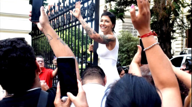 Mayra Mendoza juró como diputada provincial, habló de “lealtad” y se la picanteó a Kicillof