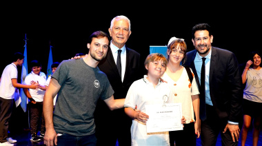 Alak distinguió a los mejores promedios de las escuelas primarias de La Plata