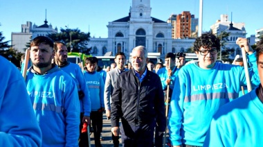 A seis meses del inicio de gestión, Alak se acordó que hay que barrer la ciudad de La Plata
