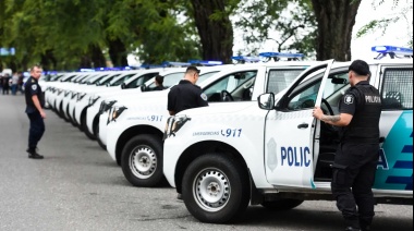 Insólito: municipios bonaerenses le prestaron patrulleros a Kicillof