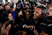 Massa visitó Monte Grande y le bajó el precio al "cuentito de la motosierra"