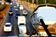 Apuntan a dos funcionarios de Transporte por no resolver la nulidad de las fotomultas