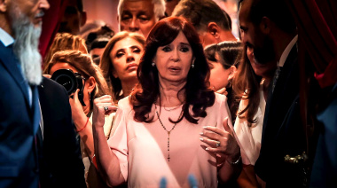 La Justicia cedió a la presión del gobierno de Milei y le otorgó la domiciliaria a Cristina con severas condiciones