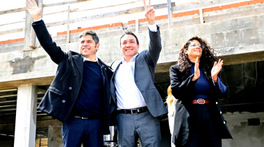 Tras la ola libertaria, Kicillof visitó a un intendente aliado y reafirmó el rumbo de gestión