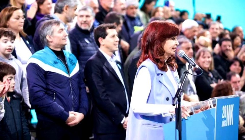 Cristina habló ante una Plaza de Mayo colmada, pero no dejó definiciones electorales