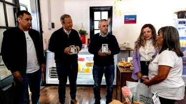 Larroque y Cascallares lanzaron el “Almacén de la Comunidad” para vecinos de Brown