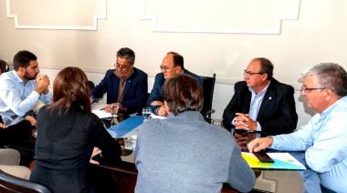 Cumbre de intendentes: Etcheverry, Sciani, Egüen, Capra y Salomón acordaron una agenda conjunta