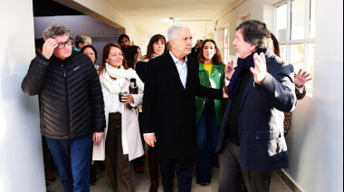 Alak y Sileoni recorrieron la puesta en valor de una escuela de Los Hornos