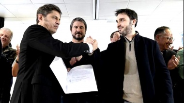 En medio de críticas y la presión por el RIGI, Kicillof oficializó entrega de ambulancias a Chubut