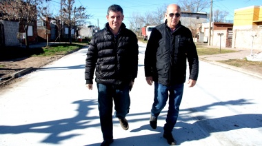 Zurro recorrió cuatros obras de pavimento que se ejecutan en Pehuajó