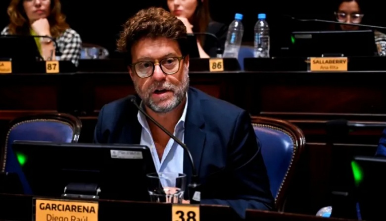 Diputado bonaerense radical apuntó contra Milei por la votación en la ONU