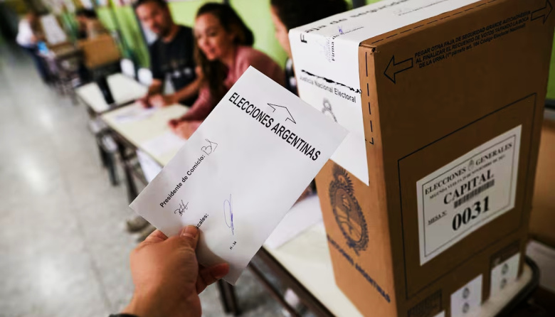 Alarmas encendidas: las elecciones se acercan y hay tres distritos sin listas de Fuerza Patria