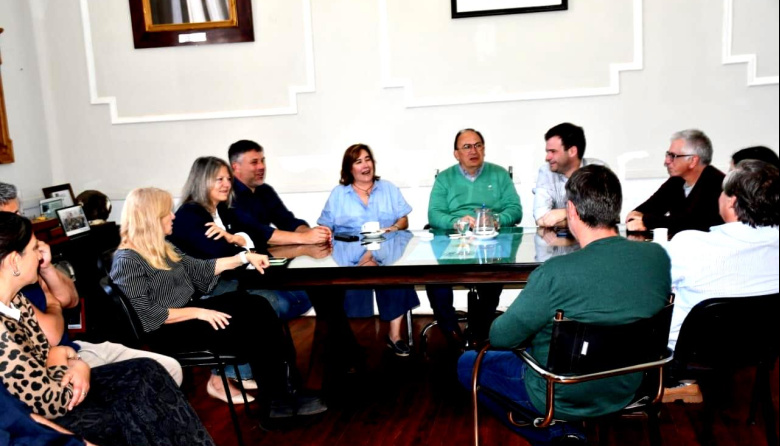 Hourcade recorrió industrias de la Provincia para impulsar el empleo en Magdalena