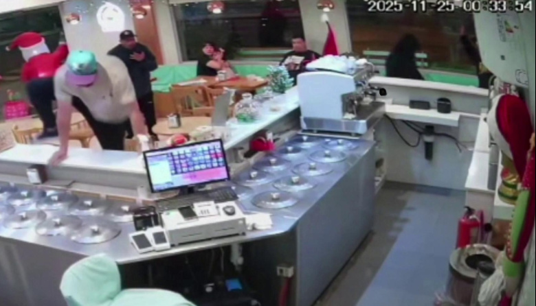 Robo exprés en San Martín: en medio minuto asaltaron una heladería y se llevaron el cajón con la recaudación
