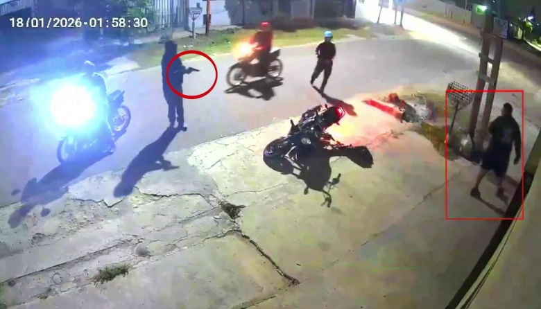 Descontrol en el Conurbano: motochorros lo interceptaron y le robaron el vehículo en 20 segundos