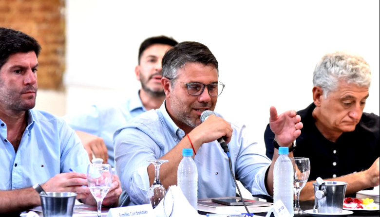 Hourcade en encuentro de intendentes: apuntó a la generación de empleo y el desarrollo de los municipios