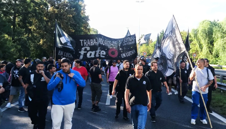 Se sumaron al paro: trabajadores de FATE cortaron la Panamericana y la Autopista Buenos Aires - La Plata