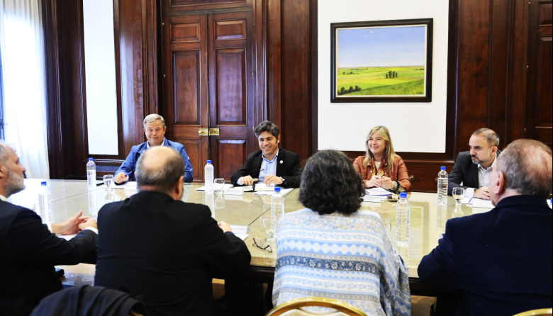 Kicillof se mostró con referentes evangélicos para unir fuerzas ante el avance de la crisis y la pobreza