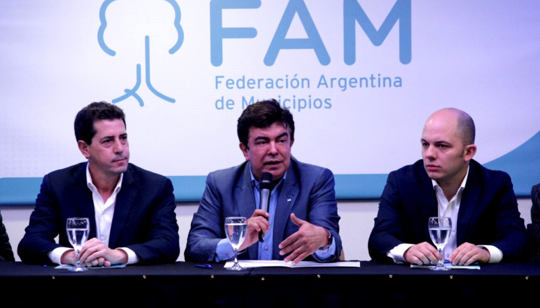 Batalla por la FAM: Espinoza resiste mientras La Cámpora mueve sus fichas para desplazarlo