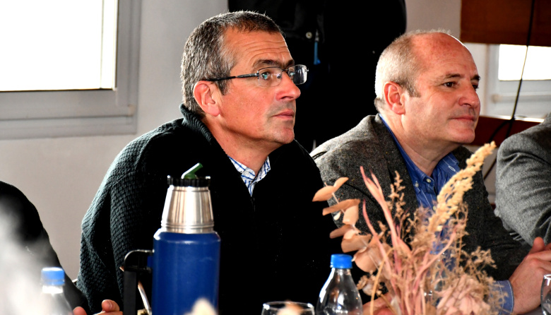 Intendentes radicales presionan a Kicillof para que el 100% del fondo municipal sea de libre disponibilidad