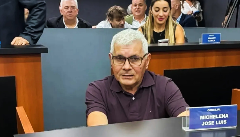 Explotó La Libertad Avanza en Ezeiza: echaron a un concejal por salir con críticas a Milei y Adorni