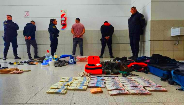 La Policía de Bahía Blanca detuvo a boqueteros que robaron $36 millones de un comercio
