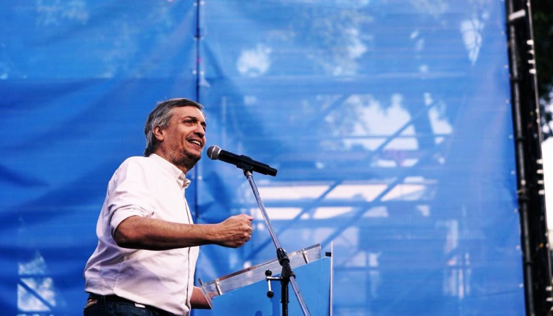 Frente a la militancia en Parque Lezama, Máximo arengó "Cristina candidata" y lanzó más dardos contra Kicillof
