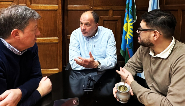 Tres intendentes vecinalistas unen reclamos en el sur bonaerense y se le plantan a Kicillof y Milei